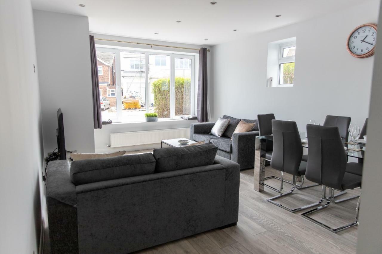 London Northwick Park Serviced Apartments By Riis Property ハーロウ エクステリア 写真