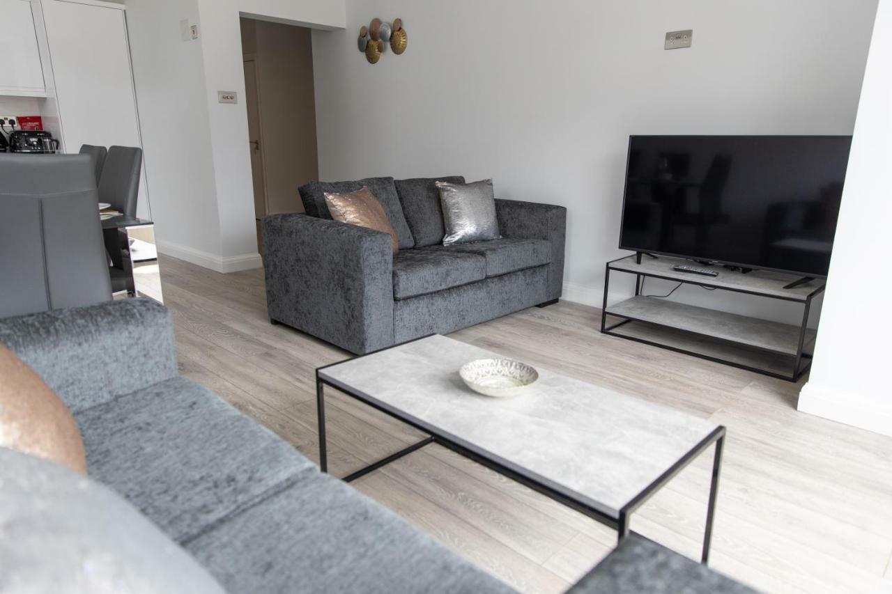 London Northwick Park Serviced Apartments By Riis Property ハーロウ エクステリア 写真