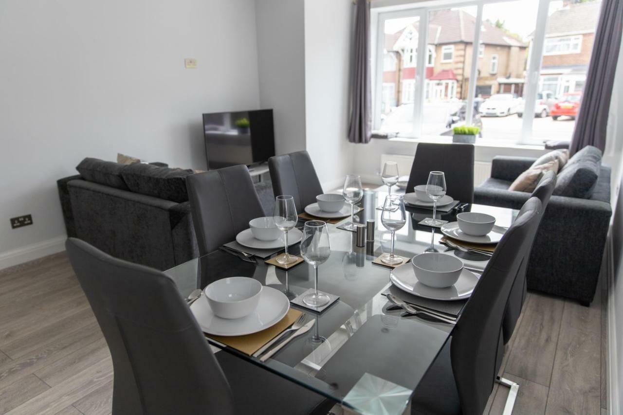 London Northwick Park Serviced Apartments By Riis Property ハーロウ エクステリア 写真