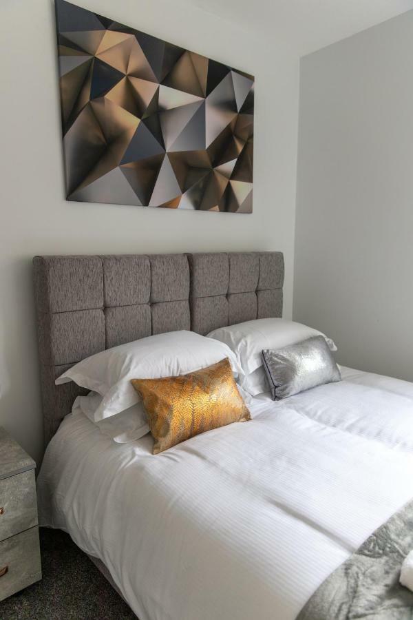 London Northwick Park Serviced Apartments By Riis Property ハーロウ エクステリア 写真