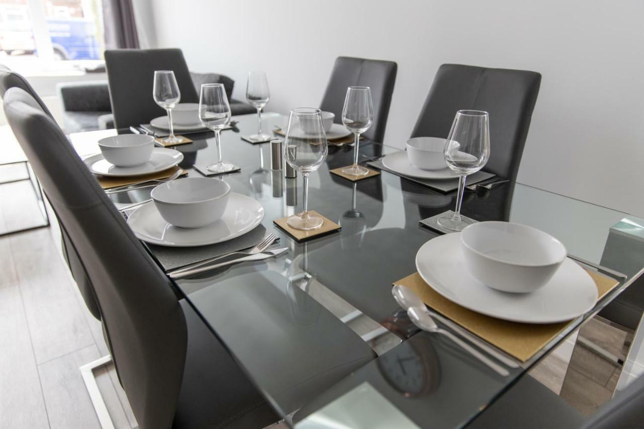 London Northwick Park Serviced Apartments By Riis Property ハーロウ エクステリア 写真