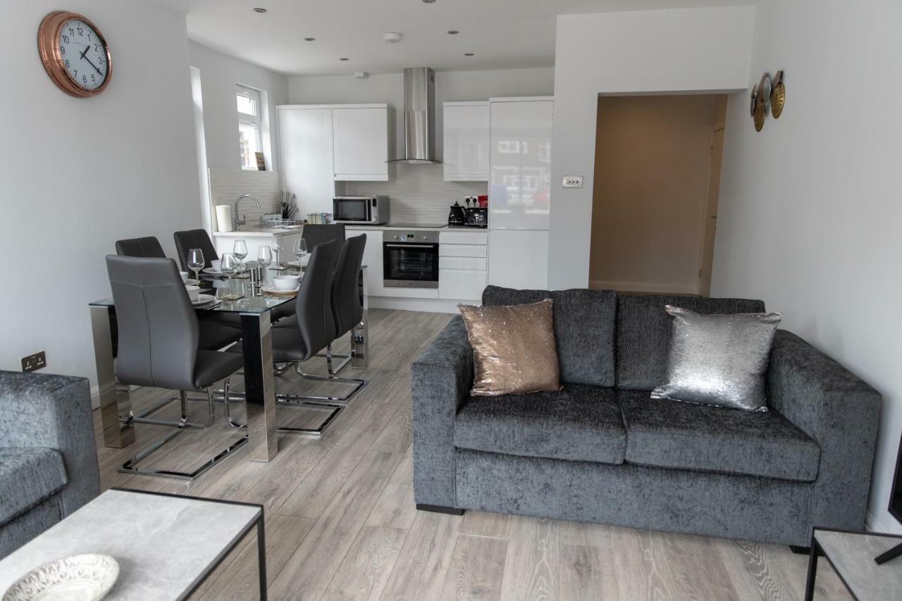 London Northwick Park Serviced Apartments By Riis Property ハーロウ エクステリア 写真