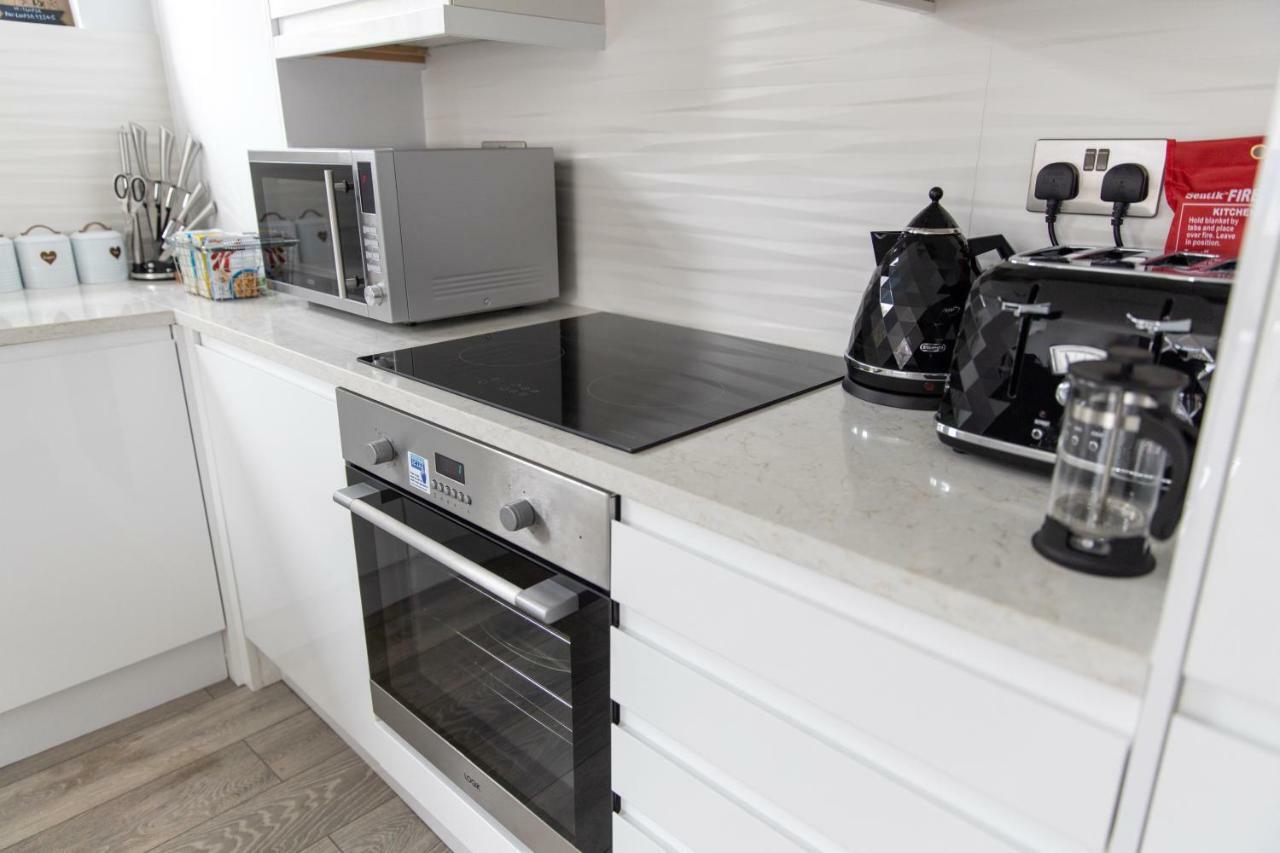 London Northwick Park Serviced Apartments By Riis Property ハーロウ エクステリア 写真