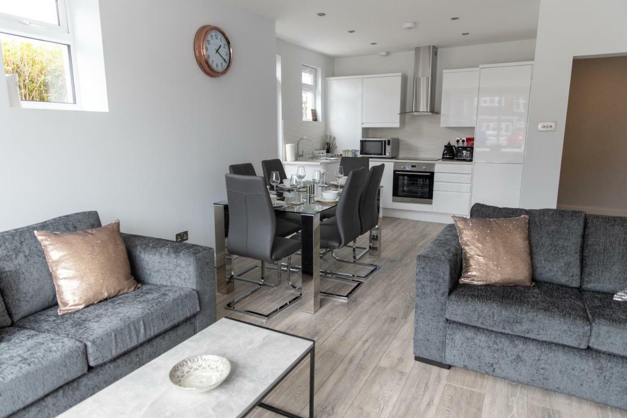 London Northwick Park Serviced Apartments By Riis Property ハーロウ エクステリア 写真