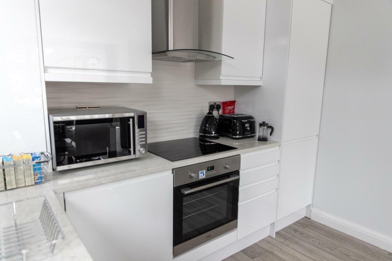 London Northwick Park Serviced Apartments By Riis Property ハーロウ エクステリア 写真
