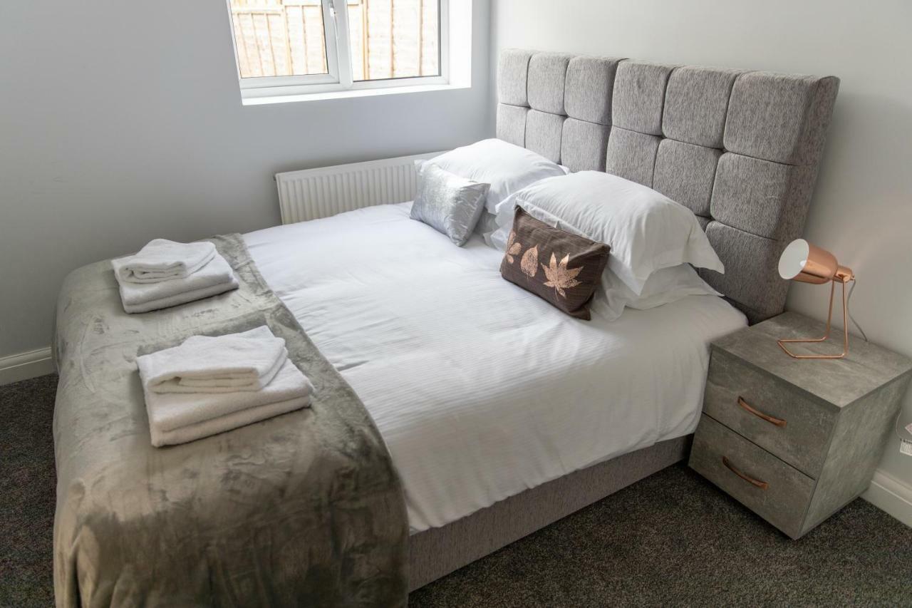 London Northwick Park Serviced Apartments By Riis Property ハーロウ エクステリア 写真