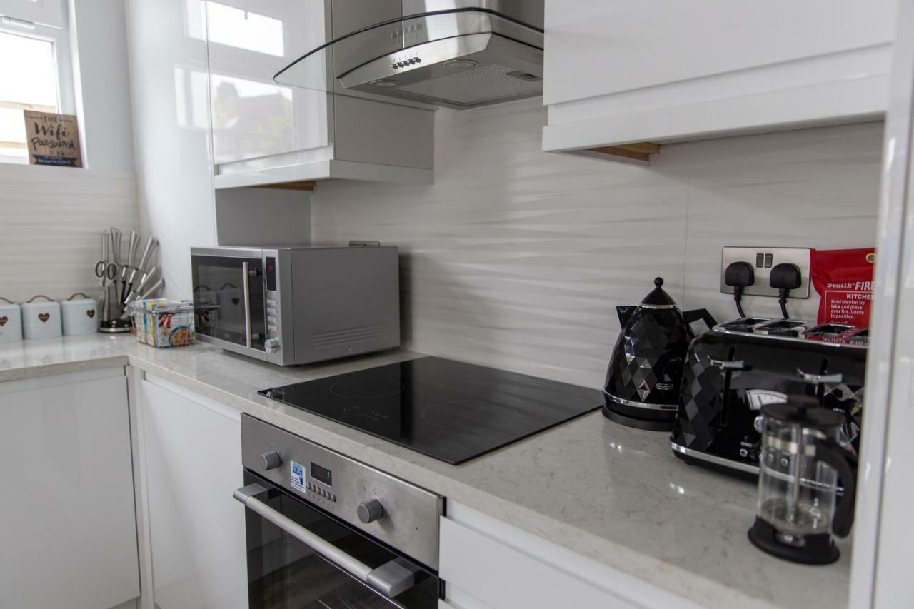 London Northwick Park Serviced Apartments By Riis Property ハーロウ エクステリア 写真