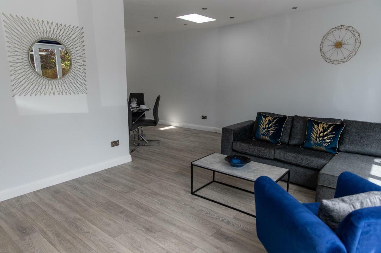 London Northwick Park Serviced Apartments By Riis Property ハーロウ エクステリア 写真