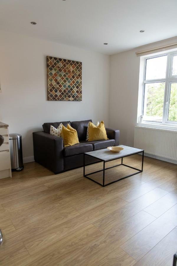 London Northwick Park Serviced Apartments By Riis Property ハーロウ エクステリア 写真