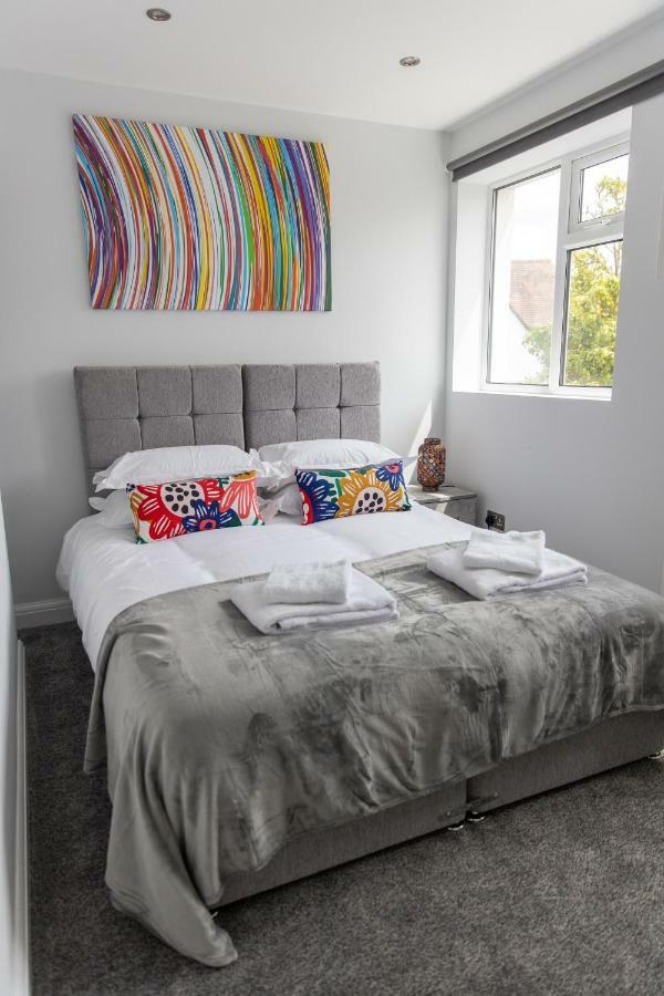 London Northwick Park Serviced Apartments By Riis Property ハーロウ エクステリア 写真
