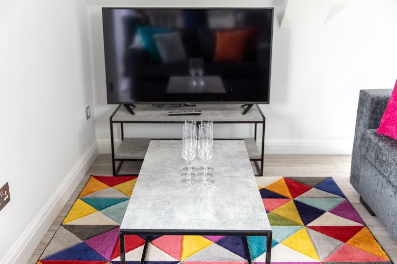 London Northwick Park Serviced Apartments By Riis Property ハーロウ エクステリア 写真