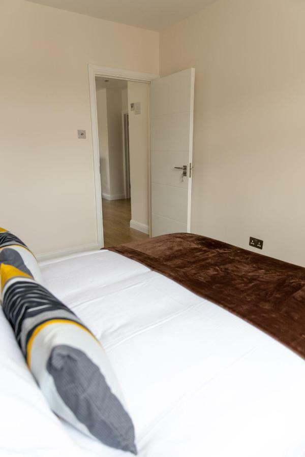 London Northwick Park Serviced Apartments By Riis Property ハーロウ エクステリア 写真