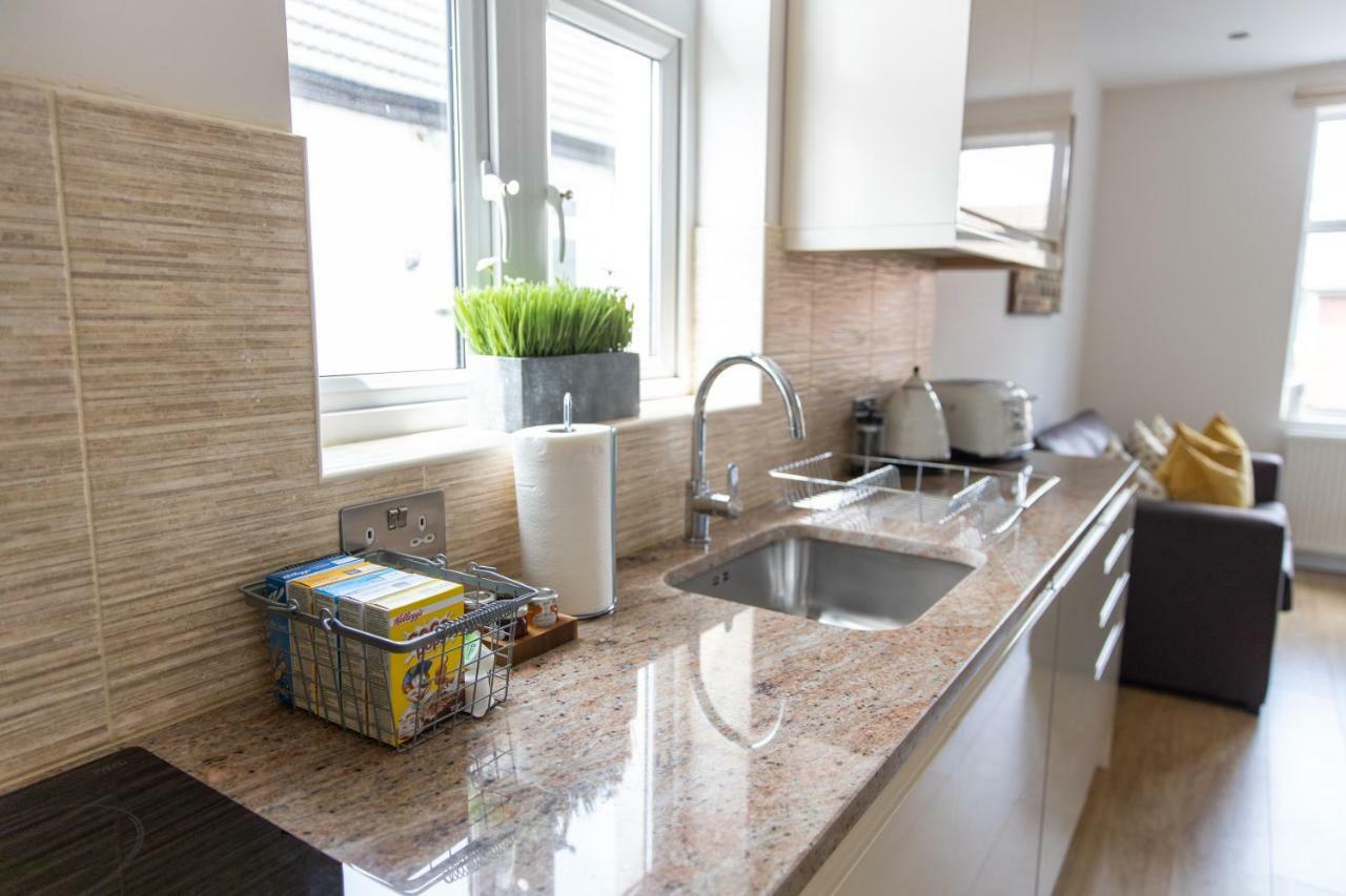 London Northwick Park Serviced Apartments By Riis Property ハーロウ エクステリア 写真